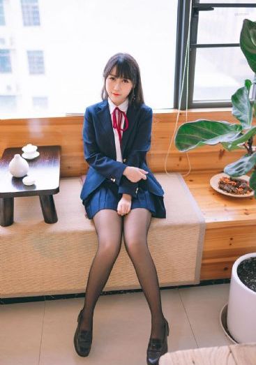年轻女的老师2中字在线_BD完整视频观看